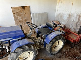 Tractor Ebro E30 con rotovator