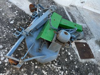 Tractor Ebro E30 con rotovator
