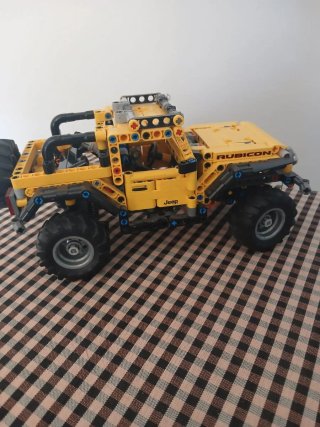 Lego Technic Jeep Rubicon Amarillo