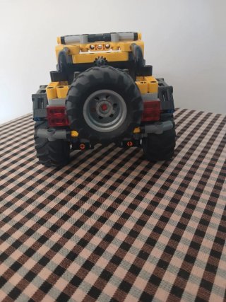 Lego Technic Jeep Rubicon Amarillo