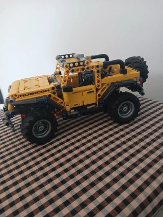 Lego Technic Jeep Rubicon Amarillo