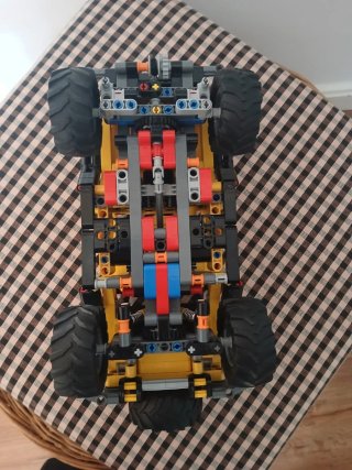 Lego Technic Jeep Rubicon Amarillo