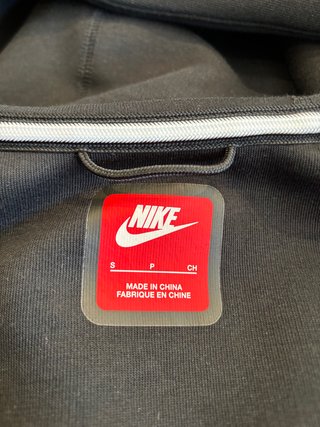 Chaqueta Nike Tech Negra y Gris