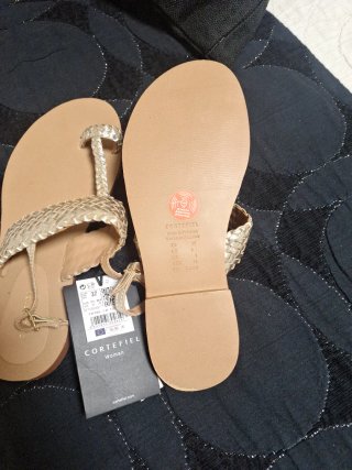 Sandalias doradas Cortefiel talla 37