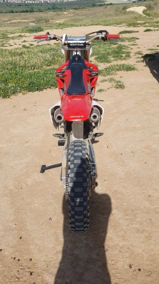 Honda CRF 250R Motocross Roja y Blanca
