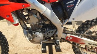 Honda CRF 250R Motocross Roja y Blanca