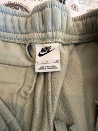 Pantalón Nike Sportswear verde