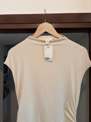 Vestido drapeado beige