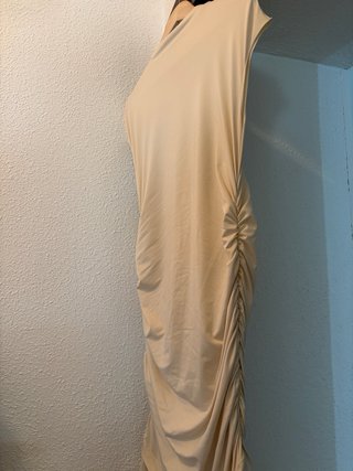 Vestido drapeado beige