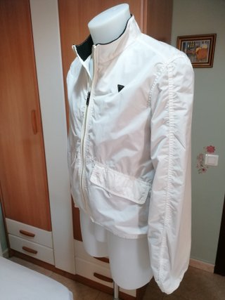 GUESS ligera + regalo