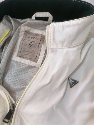 GUESS ligera + regalo