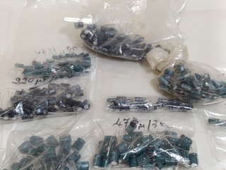 Stock condensatori elettrolitici vari