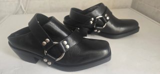 Zuecos negros