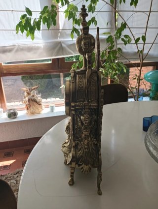 Reloj de mesa antiguo dorado