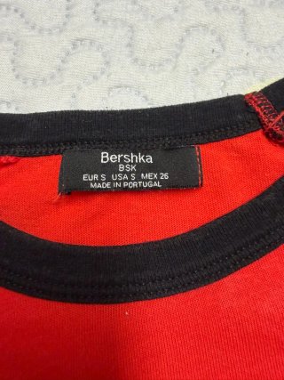 Camiseta Bershka roja - Talla S