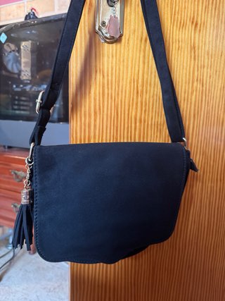 Bolso de terciopelo negro