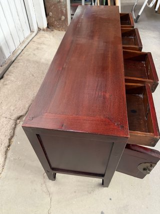 Mueble bajo chino antiguo restaurado