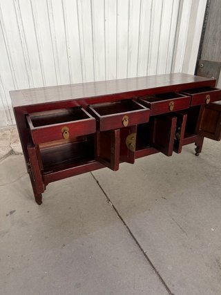 Mueble bajo chino antiguo restaurado