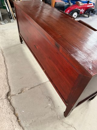 Mueble bajo chino antiguo restaurado
