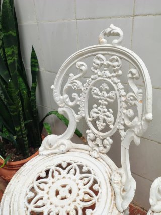 Mesa y sillas hierro forjado estilo victoriano