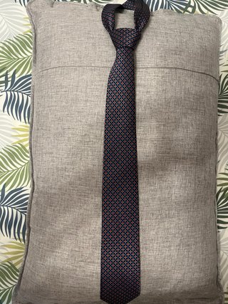 Corbata de caballero azul y roja