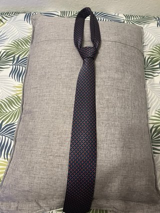 Corbata de caballero azul y roja