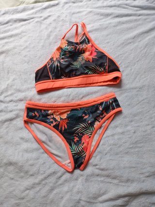 Bikini estampado floral naranja y negro