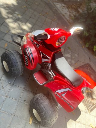Coche eléctrico infantil ATV Rojo