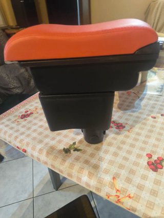 Bracciolo Auto Universale Nuovo 3 USB