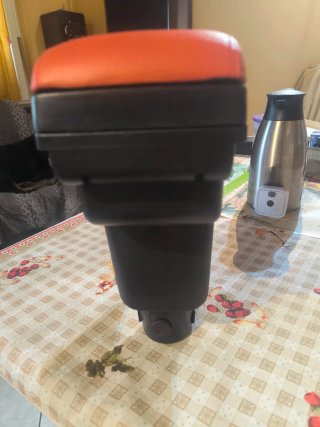 Bracciolo Auto Universale Nuovo 3 USB