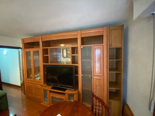 Mueble de salón madera y cristal