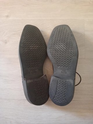 Zapatos Geox negros elegantes cordones