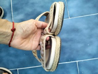 Sandalias Sfera Beige y Blanco Talla M