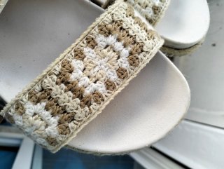 Sandalias Sfera Beige y Blanco Talla M