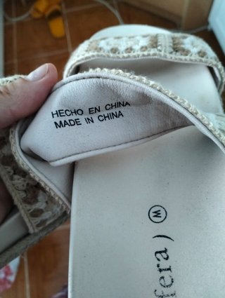Sandalias Sfera Beige y Blanco Talla M