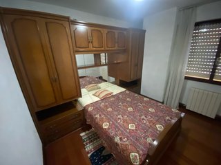 Armario y Cama de Madera Marrón