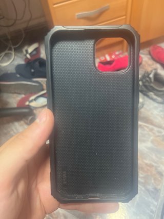 Funda protectora negra con anillo