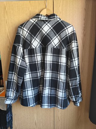 Camisa xadrez preta e branca