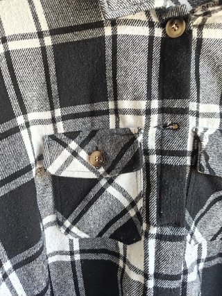 Camisa xadrez preta e branca