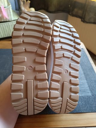 Náuticos estilo playeras con detalle dorado