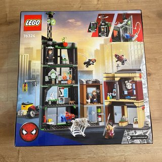LEGO Marvel Spider-Man vs. Oscorp 76324