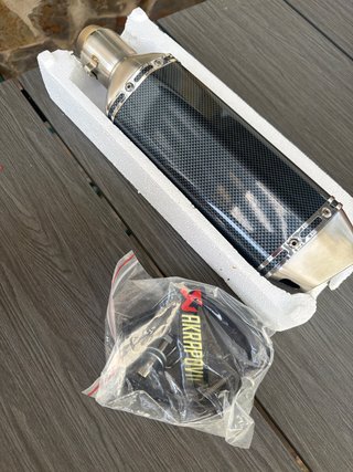 Tubo de escape Akrapovic para moto