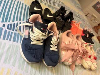 Lote Zapatillas Niña Seminuevas