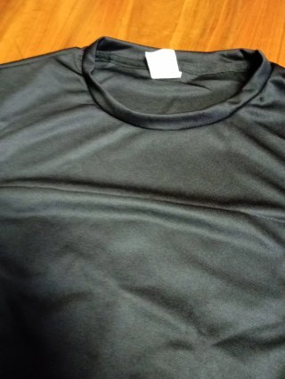T-shirt con stampa posteriore taglia L nuova