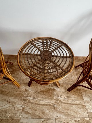 Conjunto de 2 sillones y mesa de bambú