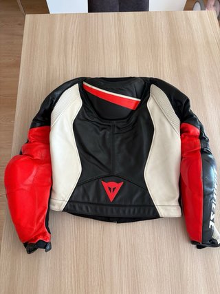 Mono Dainese Talla 50 Negro/Rojo/Blanco