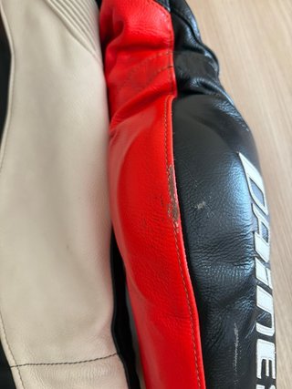 Mono Dainese Talla 50 Negro/Rojo/Blanco