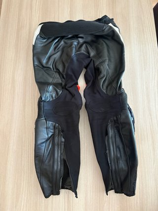 Mono Dainese Talla 50 Negro/Rojo/Blanco