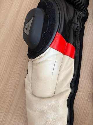 Mono Dainese Talla 50 Negro/Rojo/Blanco