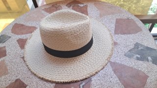 Sombrero di paglia intrecciato per donna